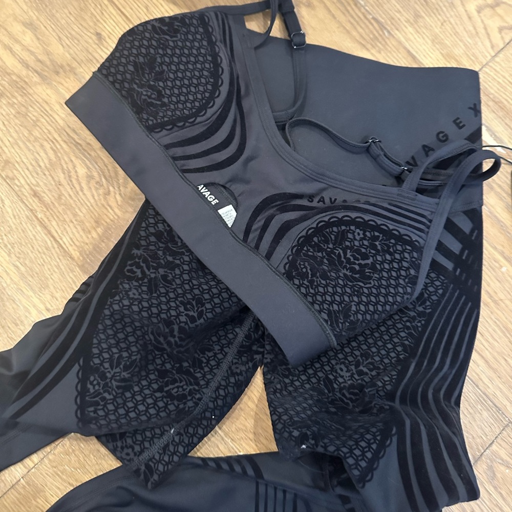 Savage x Fenty Sports Bra & Leggings Set Small Velour Velvet Pattern Athletic